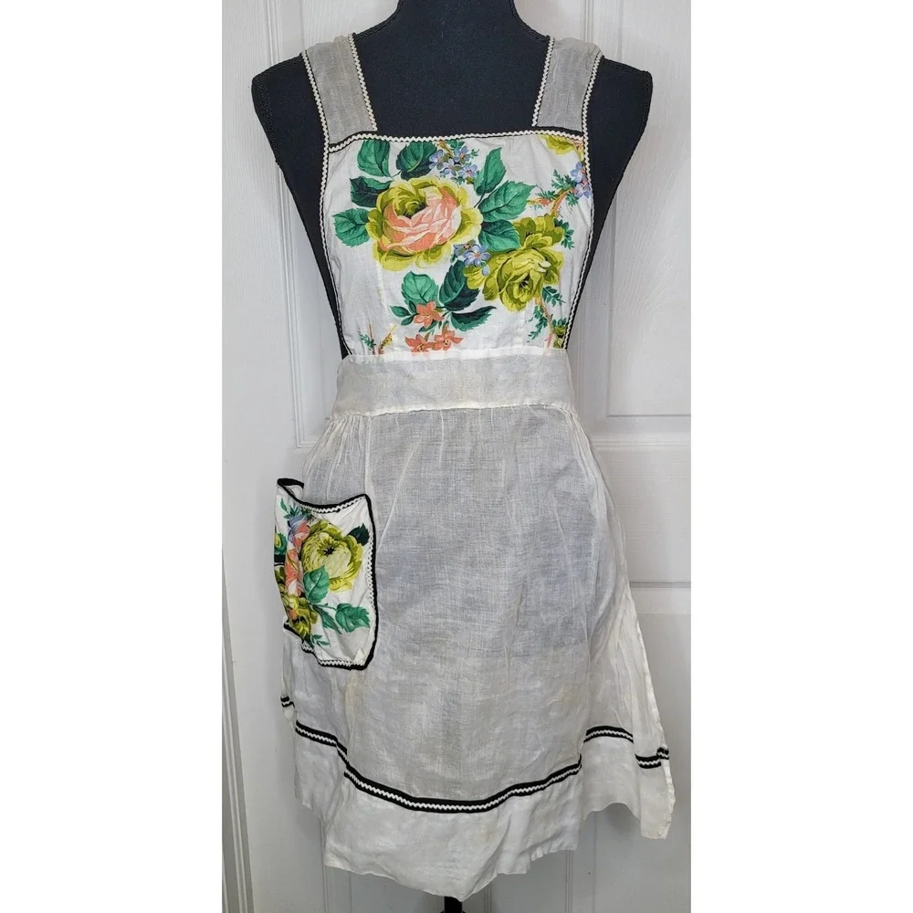 Vintage‎ Bib Apron With Pocket Sheer Fabric w/ Flowers Roses Grannycore